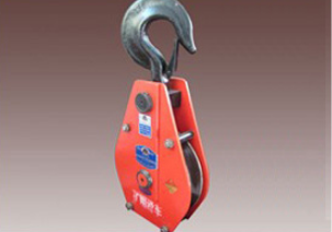 礦山開采使用礦用起重滑車吊運(yùn)礦石