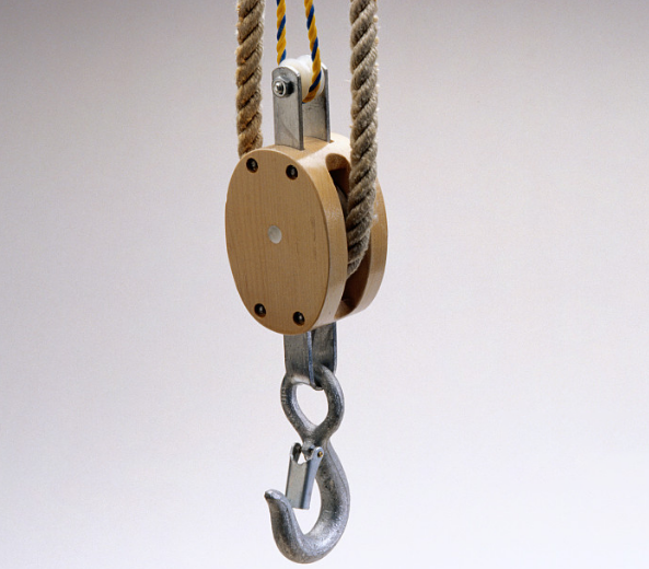淺談并不多見(jiàn)的木質(zhì)起重滑車(chē)
