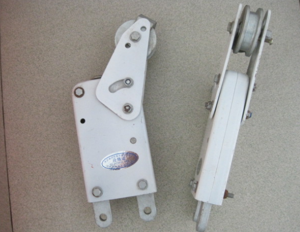 吊籃鎖保護(hù)外墻裝飾工人的安全