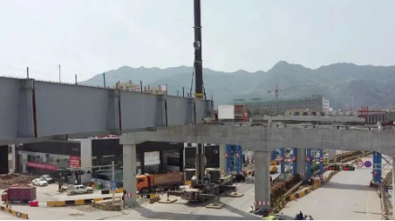 義東高速東陽段鋼箱梁吊裝使用起重滑車