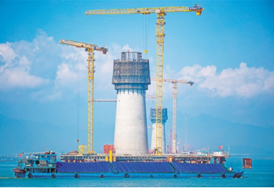 黃茅?？绾Ｍǖ澜ㄔO(shè)使用起重滑車