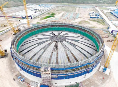 大藤峽工程右岸首臺(tái)發(fā)電機(jī)組轉(zhuǎn)子成功吊裝