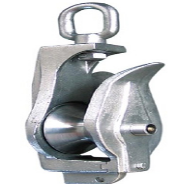 船廠使用船用起重滑車吊裝作業(yè)