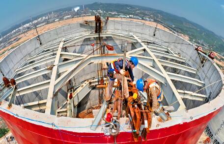 電廠擴建高處設(shè)備安裝起重滑車起吊固定